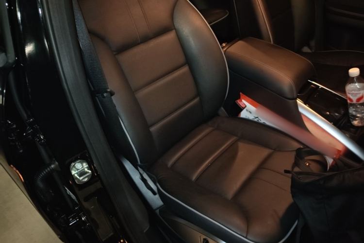 Used Mercedes-Benz R-Class 2017 R 320 4MATIC Business Edition Prestige Model Right Front Seat