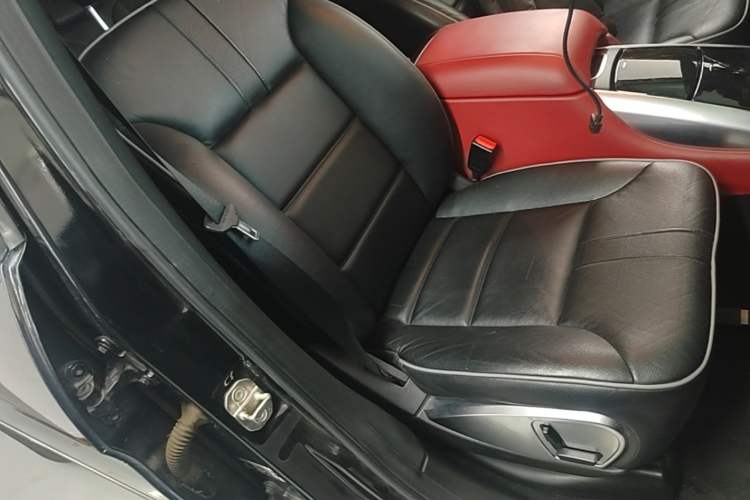 Used Mercedes-Benz R-Class 2017 R 320 4MATIC Business Edition Prestige Model Right Front Seat