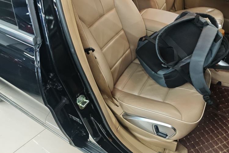 Used Mercedes-Benz R-Class 2017 R 320 4MATIC Business Edition Prestige Model Right Front Seat