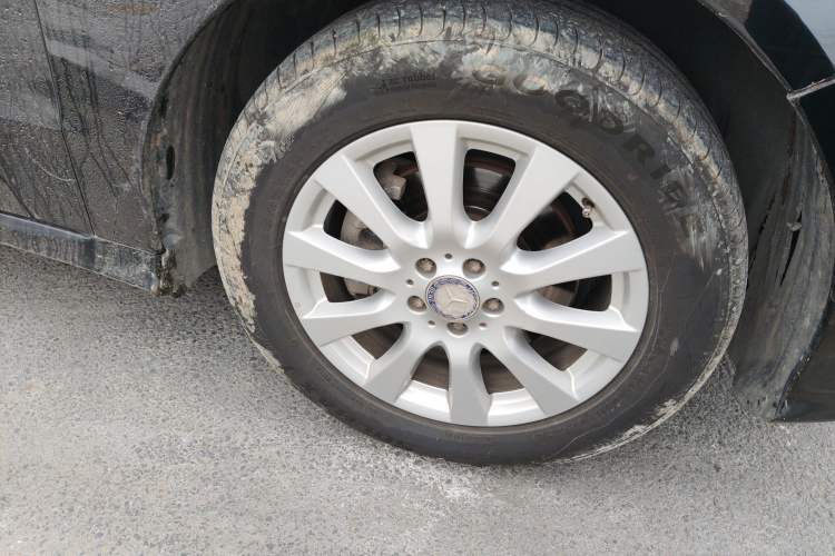 Used Mercedes-Benz R-Class 2017 R 320 4MATIC Business Edition Prestige Model Right Front Wheel Hub