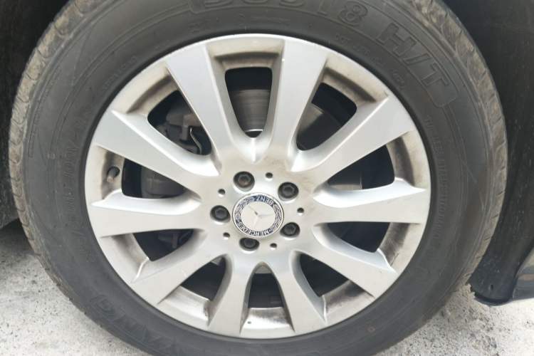 Used Mercedes-Benz R-Class 2017 R 320 4MATIC Business Edition Prestige Model Right Front Wheel Hub