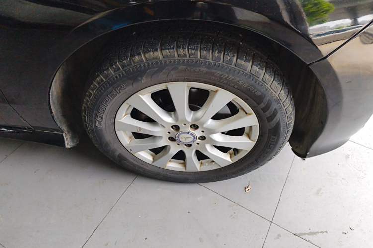 Used Mercedes-Benz R-Class 2017 R 320 4MATIC Business Edition Prestige Model Right Front Wheel Hub