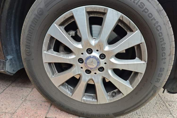 Used Mercedes-Benz R-Class 2017 R 320 4MATIC Business Edition Prestige Model Right Front Wheel Hub
