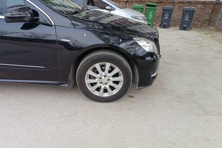 Used Mercedes-Benz R-Class 2017 R 320 4MATIC Business Edition Prestige Model Right Front Wheel Hub