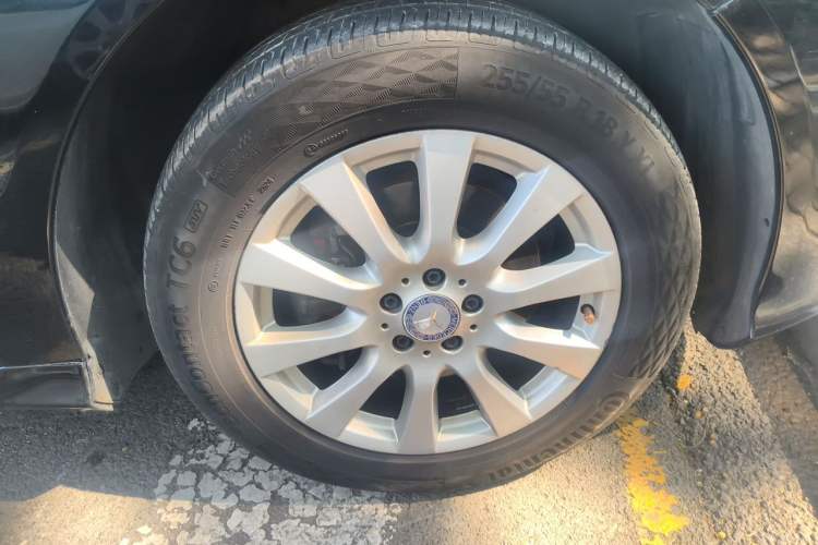 Used Mercedes-Benz R-Class 2017 R 320 4MATIC Business Edition Prestige Model Right Front Wheel Hub