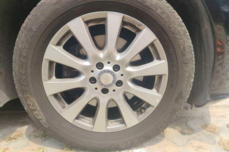Used Mercedes-Benz R-Class 2017 R 320 4MATIC Business Edition Prestige Model Right Front Wheel Hub