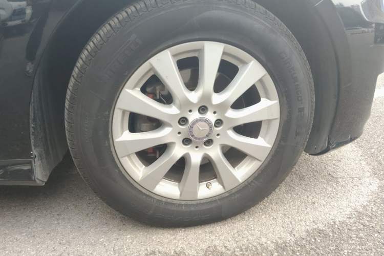 Used Mercedes-Benz R-Class 2017 R 320 4MATIC Business Edition Prestige Model Right Front Wheel Hub