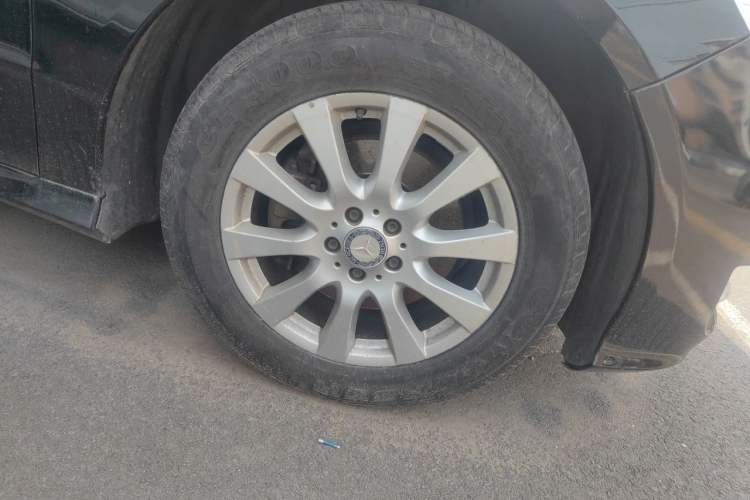 Used Mercedes-Benz R-Class 2017 R 320 4MATIC Business Edition Prestige Model Right Front Wheel Hub