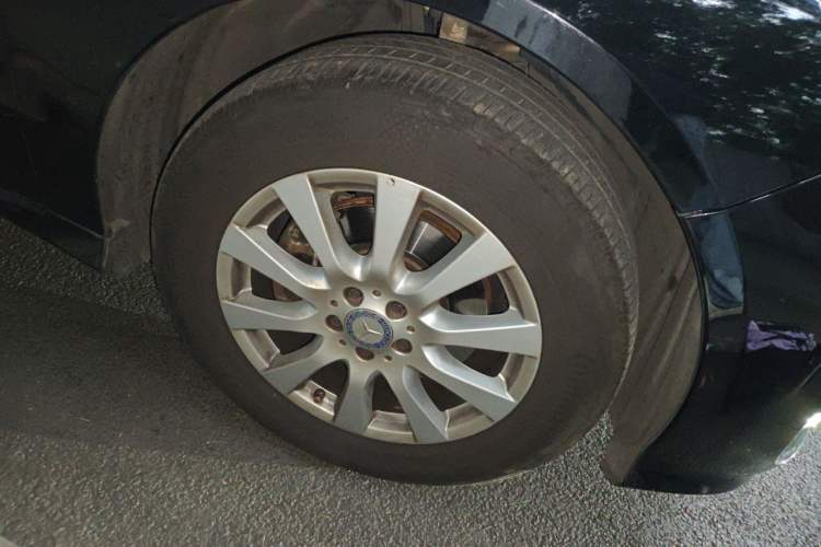 Used Mercedes-Benz R-Class 2017 R 320 4MATIC Business Edition Prestige Model Right Front Wheel Hub