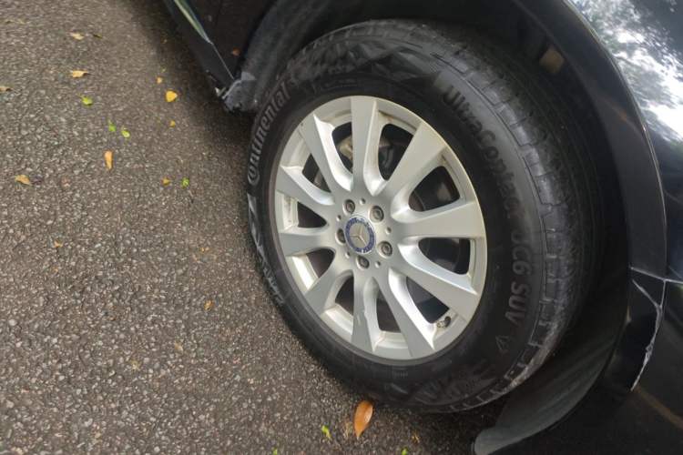 Used Mercedes-Benz R-Class 2017 R 320 4MATIC Business Edition Prestige Model Right Front Wheel Hub