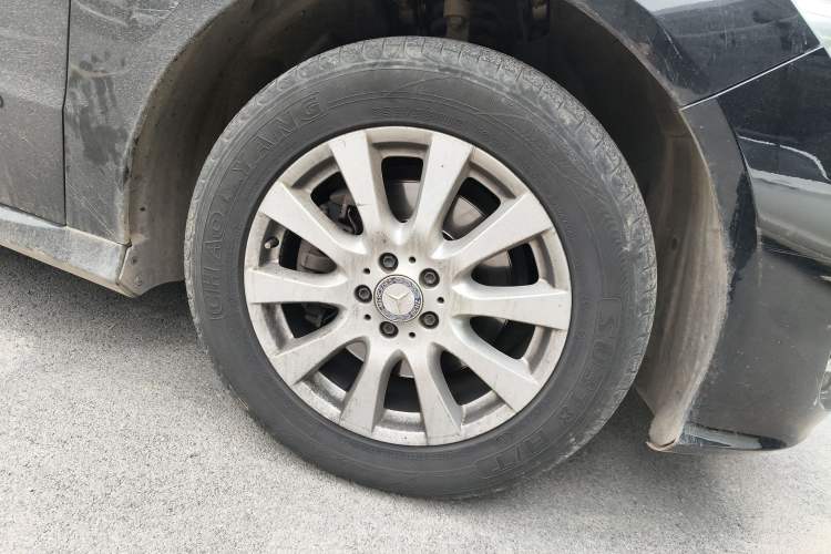 Used Mercedes-Benz R-Class 2017 R 320 4MATIC Business Edition Prestige Model Right Front Wheel Hub