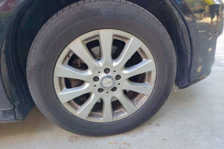 Used Mercedes-Benz R-Class 2017 R 320 4MATIC Business Edition Prestige Model Right Front Wheel Hub
