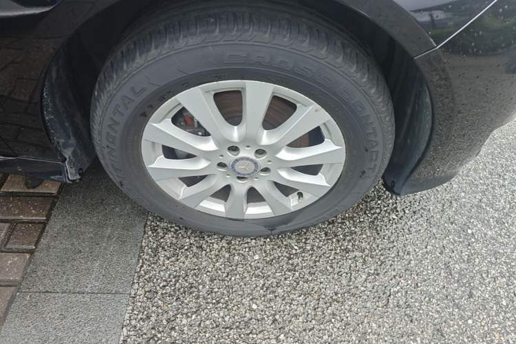 Used Mercedes-Benz R-Class 2017 R 320 4MATIC Business Edition Prestige Model Right Front Wheel Hub