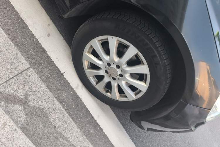 Used Mercedes-Benz R-Class 2017 R 320 4MATIC Business Edition Prestige Model Right Front Wheel Hub