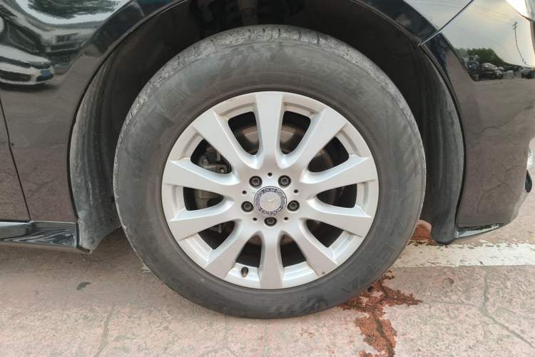 Used Mercedes-Benz R-Class 2017 R 320 4MATIC Business Edition Prestige Model Right Front Wheel Hub