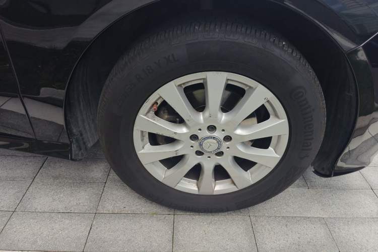 Used Mercedes-Benz R-Class 2017 R 320 4MATIC Business Edition Prestige Model Right Front Wheel Hub