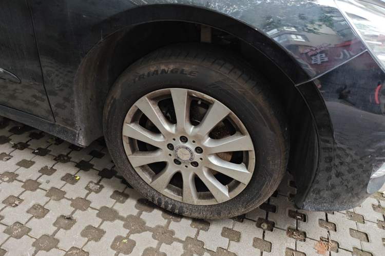 Used Mercedes-Benz R-Class 2017 R 320 4MATIC Business Edition Prestige Model Right Front Wheel Hub