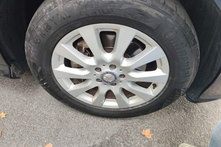 Used Mercedes-Benz R-Class 2017 R 320 4MATIC Business Edition Prestige Model Right Front Wheel Hub