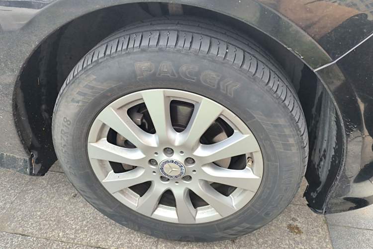 Used Mercedes-Benz R-Class 2017 R 320 4MATIC Business Edition Prestige Model Right Front Wheel Hub