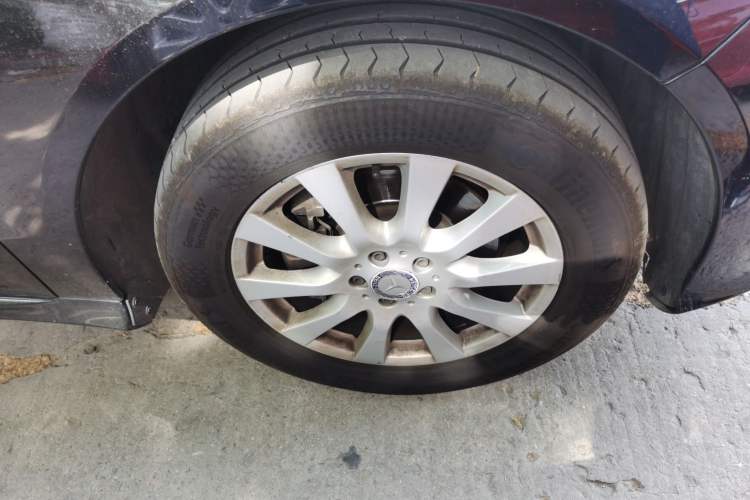Used Mercedes-Benz R-Class 2017 R 320 4MATIC Business Edition Prestige Model Right Front Wheel Hub