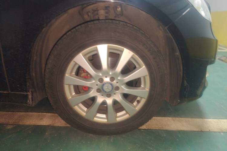 Used Mercedes-Benz R-Class 2017 R 320 4MATIC Business Edition Prestige Model Right Front Wheel Hub