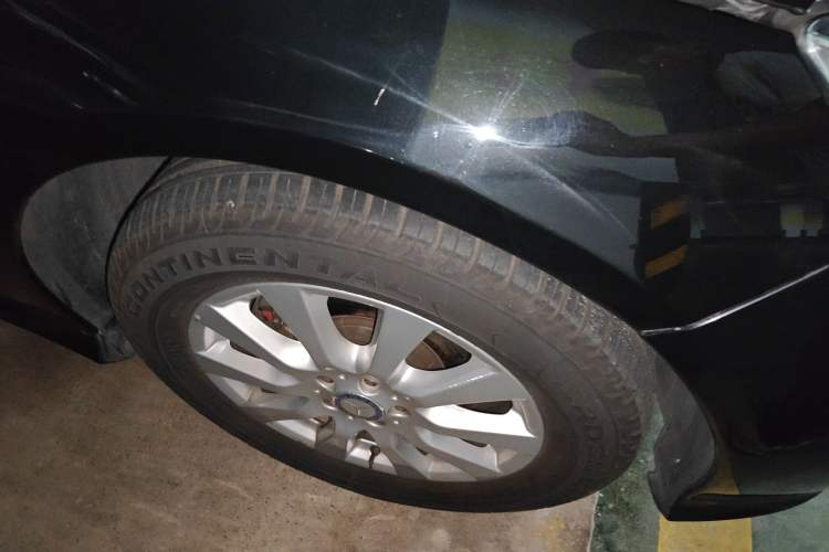 Used Mercedes-Benz R-Class 2017 R 320 4MATIC Business Edition Prestige Model Right Front Wheel Hub