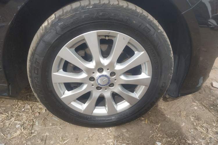 Used Mercedes-Benz R-Class 2017 R 320 4MATIC Business Edition Prestige Model Right Front Wheel Hub