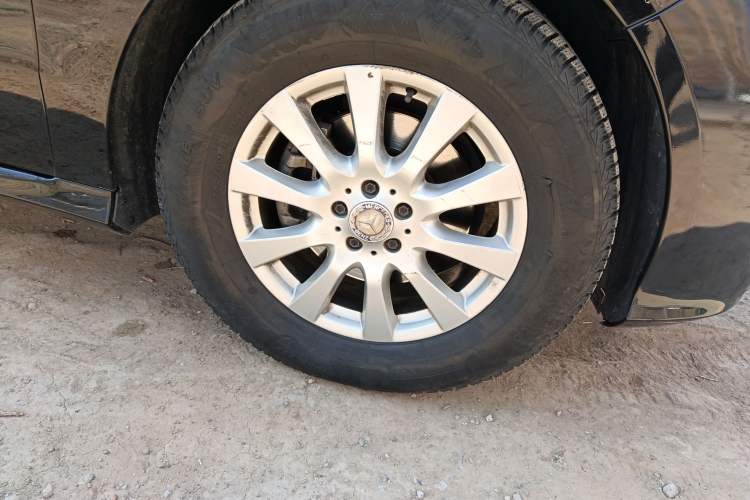Used Mercedes-Benz R-Class 2017 R 320 4MATIC Business Edition Prestige Model Right Front Wheel Hub