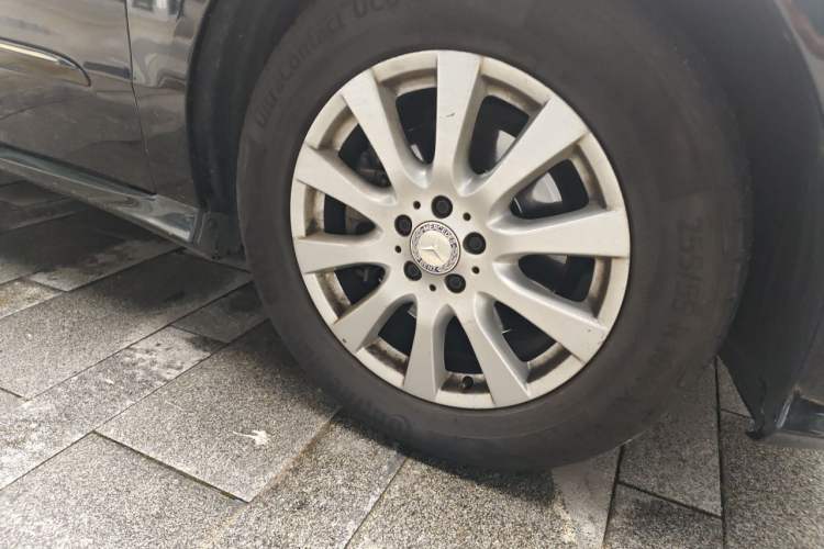Used Mercedes-Benz R-Class 2017 R 320 4MATIC Business Edition Prestige Model Right Front Wheel Hub