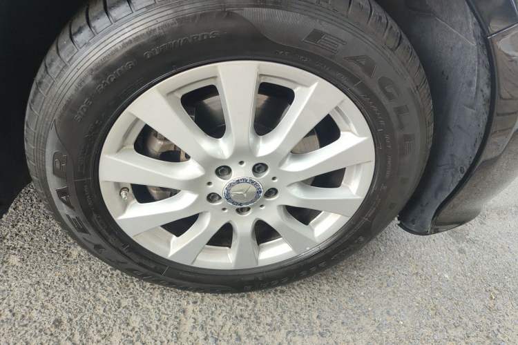 Used Mercedes-Benz R-Class 2017 R 320 4MATIC Business Edition Prestige Model Right Front Wheel Hub