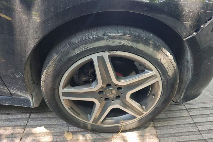 Used Mercedes-Benz R-Class 2017 R 320 4MATIC Business Edition Prestige Model Right Front Wheel Hub