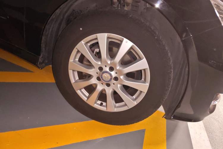 Used Mercedes-Benz R-Class 2017 R 320 4MATIC Business Edition Prestige Model Right Front Wheel Hub