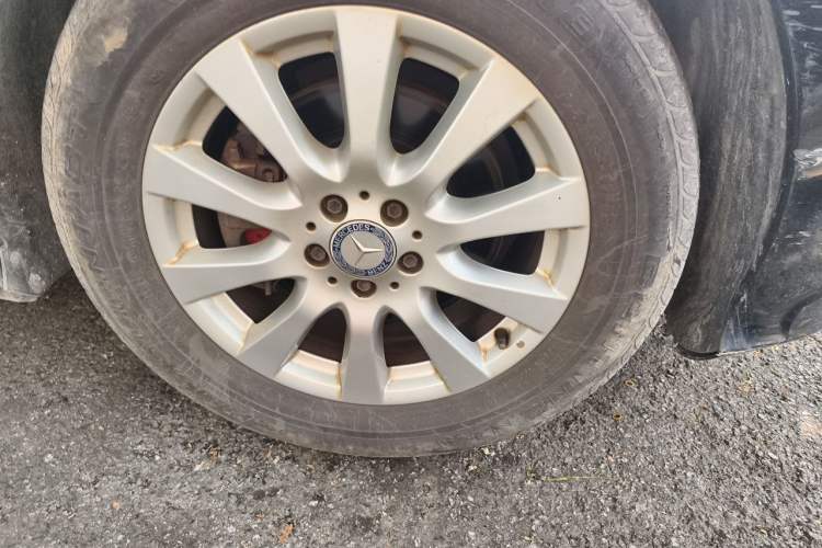 Used Mercedes-Benz R-Class 2017 R 320 4MATIC Business Edition Prestige Model Right Front Wheel Hub