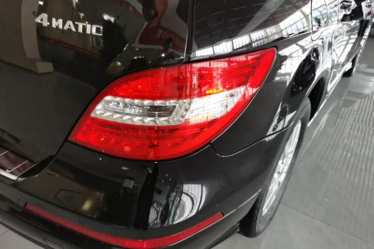 Used Mercedes-Benz R-Class 2017 R 320 4MATIC Business Edition Prestige Model Right Rear Taillight