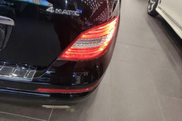 Used Mercedes-Benz R-Class 2017 R 320 4MATIC Business Edition Prestige Model Right Rear Taillight