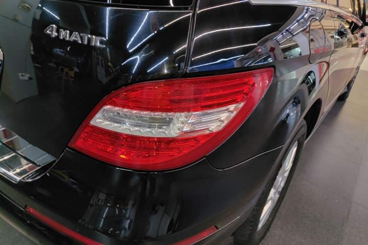 Used Mercedes-Benz R-Class 2017 R 320 4MATIC Business Edition Prestige Model Right Rear Taillight