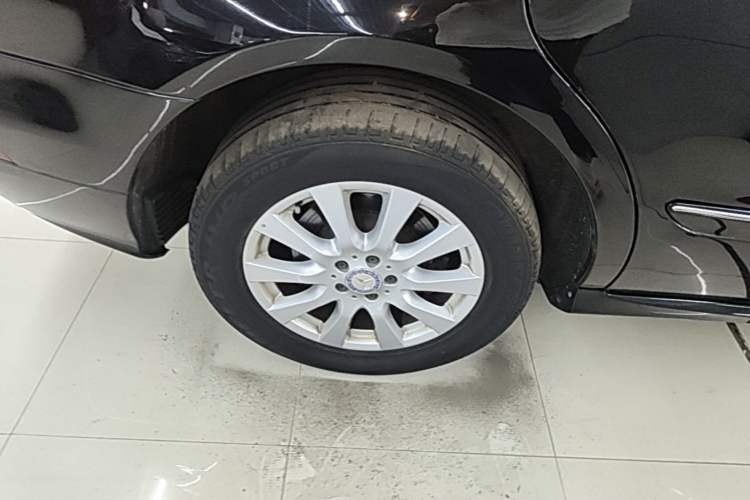 Used Mercedes-Benz R-Class 2017 R 320 4MATIC Business Edition Prestige Model Right Rear Wheel Hub