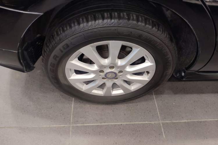 Used Mercedes-Benz R-Class 2017 R 320 4MATIC Business Edition Prestige Model Right Rear Wheel Hub