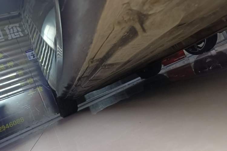 Used Mercedes-Benz R-Class 2017 R 320 4MATIC Business Edition Prestige Model Right Side Sill