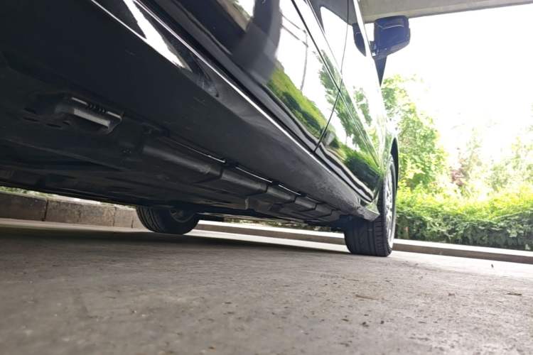 Used Mercedes-Benz R-Class 2017 R 320 4MATIC Business Edition Prestige Model Right Side Sill