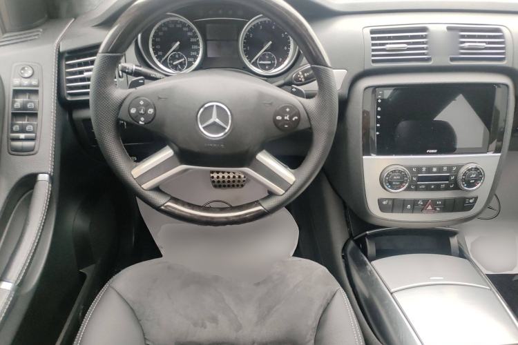 Used Mercedes-Benz R-Class 2017 R 320 4MATIC Business Edition Prestige Model Steering Wheel