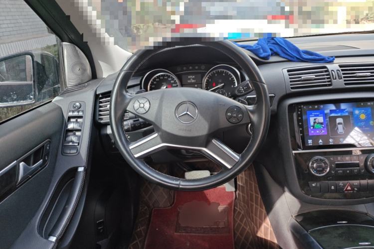Used Mercedes-Benz R-Class 2017 R 320 4MATIC Business Edition Prestige Model Steering Wheel