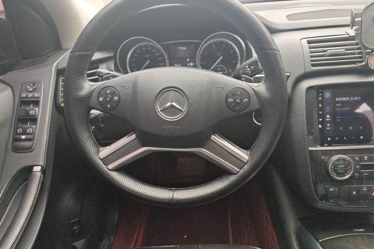Used Mercedes-Benz R-Class 2017 R 320 4MATIC Business Edition Prestige Model Steering Wheel