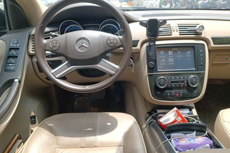 Used Mercedes-Benz R-Class 2017 R 320 4MATIC Business Edition Prestige Model Steering Wheel