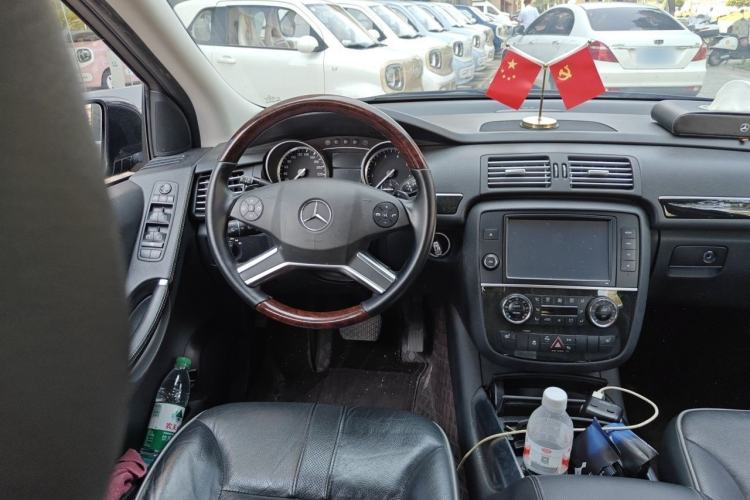 Used Mercedes-Benz R-Class 2017 R 320 4MATIC Business Edition Prestige Model Steering Wheel