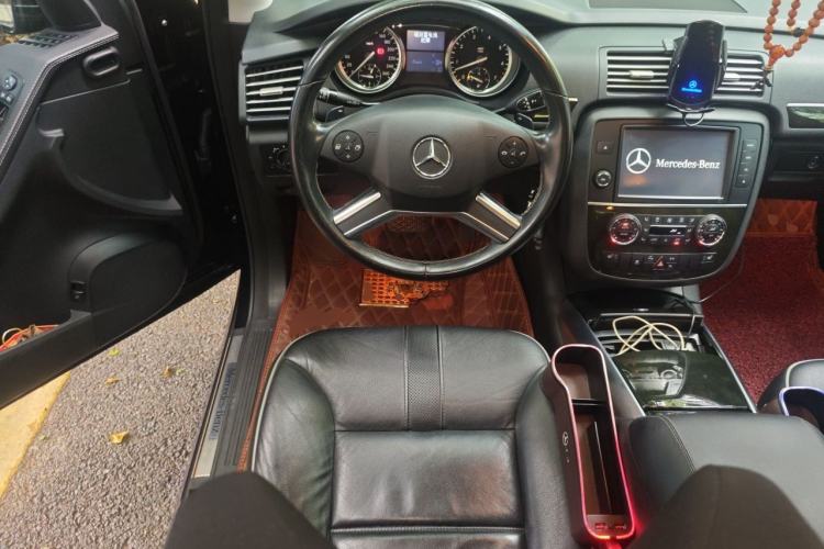 Used Mercedes-Benz R-Class 2017 R 320 4MATIC Business Edition Prestige Model Steering Wheel