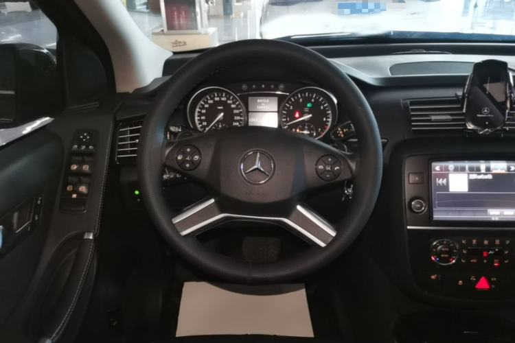 Used Mercedes-Benz R-Class 2017 R 320 4MATIC Business Edition Prestige Model Steering Wheel