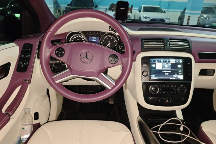 Used Mercedes-Benz R-Class 2017 R 320 4MATIC Business Edition Prestige Model Steering Wheel