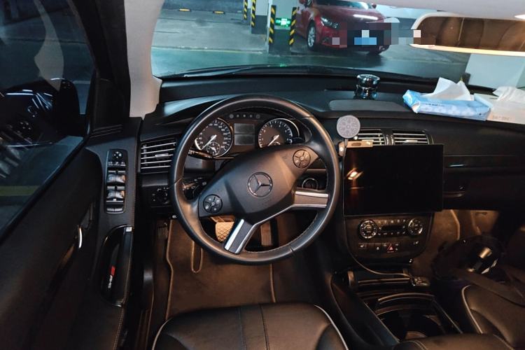Used Mercedes-Benz R-Class 2017 R 320 4MATIC Business Edition Prestige Model Steering Wheel