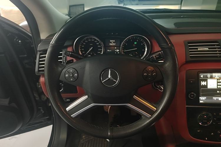 Used Mercedes-Benz R-Class 2017 R 320 4MATIC Business Edition Prestige Model Steering Wheel